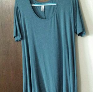 LuLaRoe Perfect T - Small